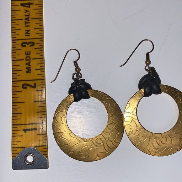 Vintage Boho Gold Tooled Earrings - Picture 3 of 5